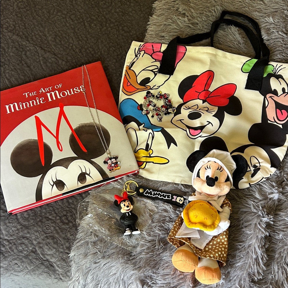 6 item Disney, Minnie Mouse bundle - Picture 9 of 11